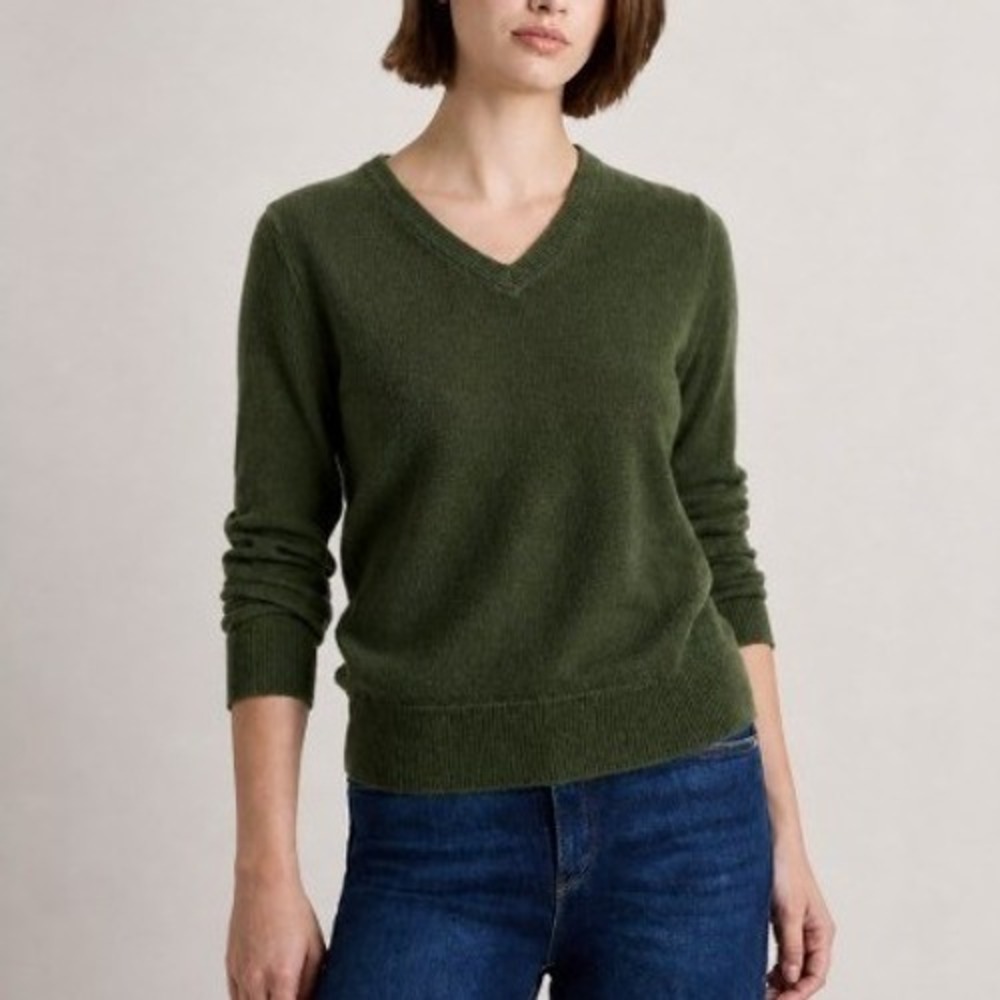 Quince Mongolian Cashmere Dark Olive Green V-Neck Sweater M